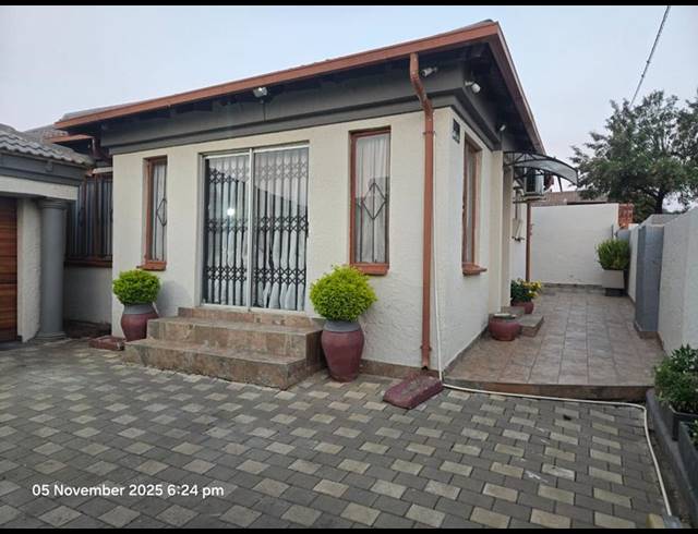 3 BEDROOM HOUSE FOR SALE IN CLAYVILLE